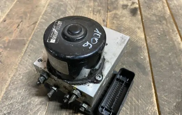 Mercedes-Benz C W203 ABS Pump A0345457032 0345457032