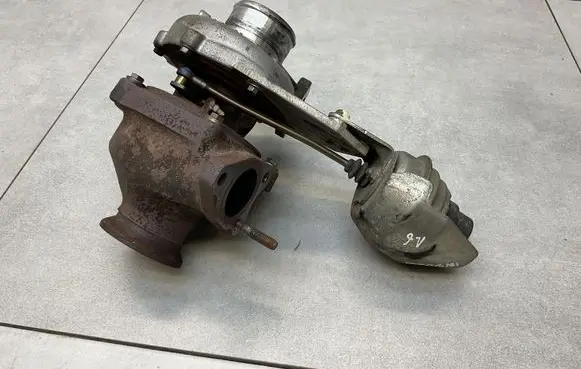 Opel Insignia A Turbo 55581063