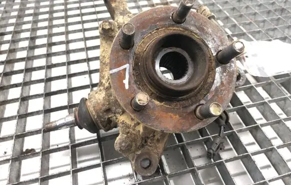 Subaru Impreza II Front wheel hub spindle knuckle