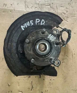 Nissan Juke I F15 Front wheel hub