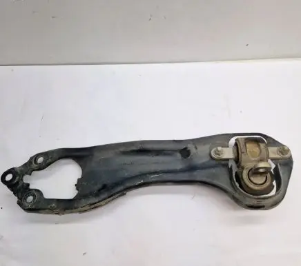 Chrysler Pacifica Rear control arm 68470299AA 68470299