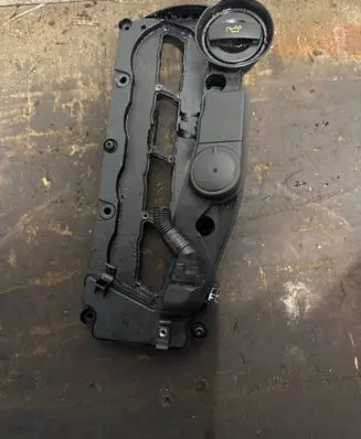 Audi A5 8T 8F Rocker cam cover 03L103469A V620