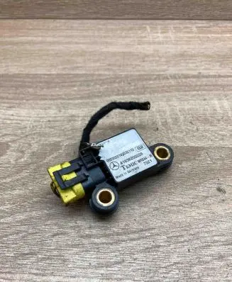 Mercedes-Benz ML W163 Airbag deployment crash/impact sensor A1638200226