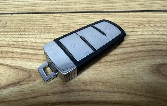 Volkswagen PASSAT B6 Ignition key/card 