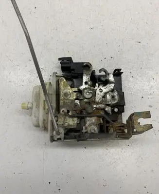 Audi A4 S4 B5 8D Front door lock 8D1837015F