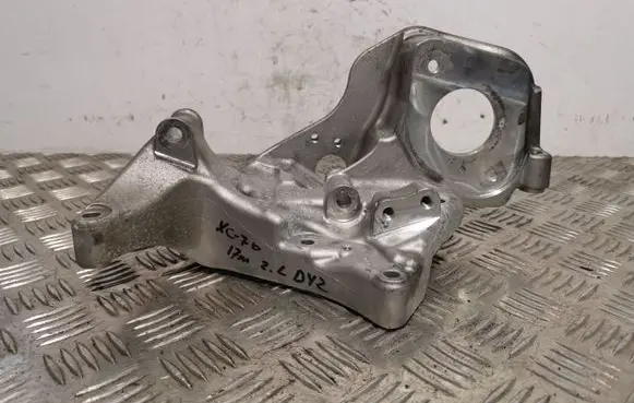 Volvo XC90 Generator/alternator bracket 31401103