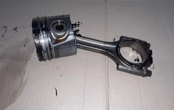 Volvo XC90 Piston with connecting rod NOCODE