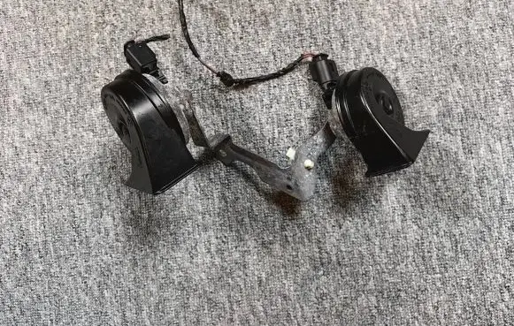 Mini Clubman F54 Horn signal holder/bracket 61337356772 7356772