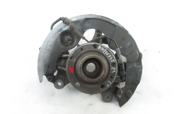 Front wheel hub spindle knuckle