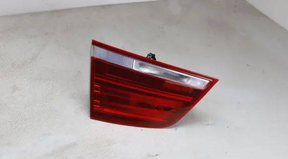 Tailgate rear/tail lights