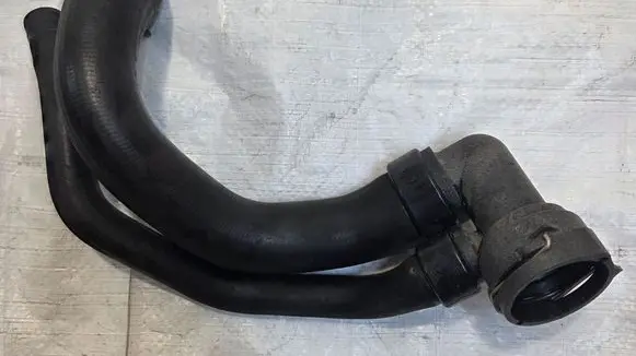 Opel Meriva B Engine coolant pipe/hose 13355146