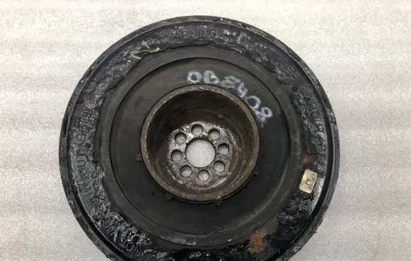 Audi Q7 4L Crankshaft pulley 059105251