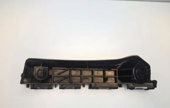 Front bumper mounting bracket