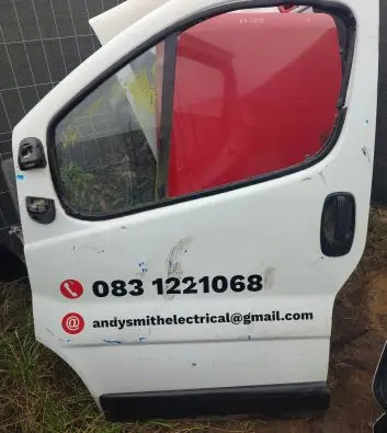 Renault Trafic II (X83) Front door