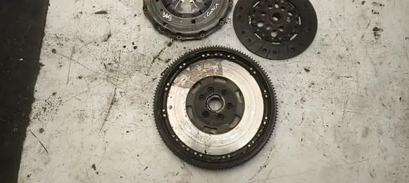 Volkswagen Golf IV Clutch set kit 028141036L