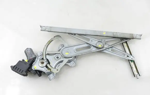 Toyota Yaris Front door window regulator with motor 8570202020