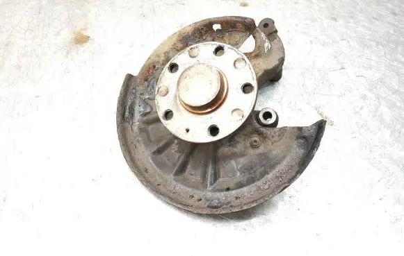Rear wheel hub spindle/knuckle
