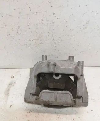 Volkswagen Touran II Engine mount bracket 1K0199262CN