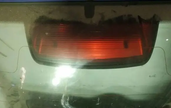Nissan Micra Third/center stoplight