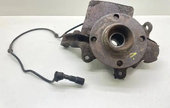 Volkswagen Caddy Rear wheel hub
