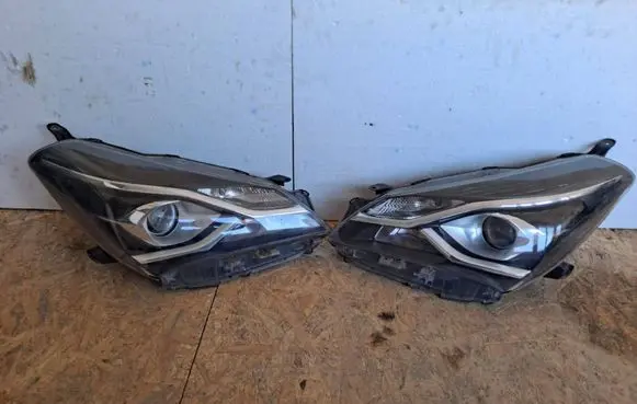 Toyota Yaris Headlight/headlamp