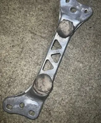 BMW 5 E34 Gearbox mounting bracket 1137182