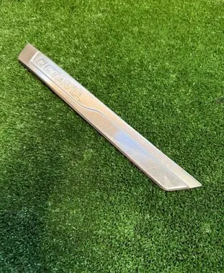 Skoda Octavia Mk4 Front sill trim cover 5E3853814