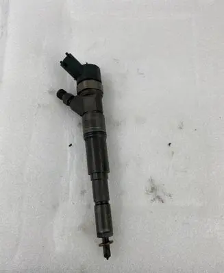 BMW 5 E39 Fuel injector 0445110048 38928 7785985