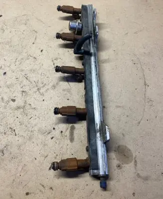 Fuel main line pipe
