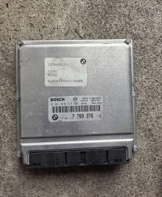 BMW 5 E39 Engine control unit/module 0281010314 7789376