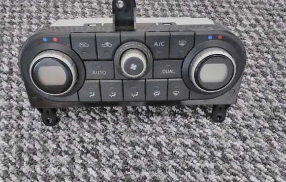 Nissan Qashqai Climate control unit 27500JD45D A02000A7707001