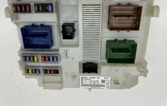 Volvo XC60 Fuse module 31327995