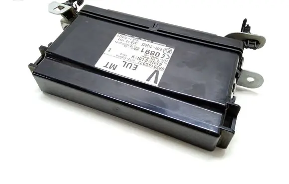 Subaru Legacy Comfort/convenience module 88281AG672 X1T21173M1A 97RI010625