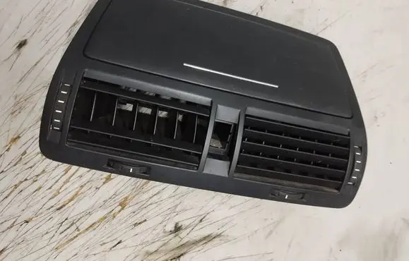 Skoda Octavia Mk2 (1Z) Dash center air vent grill 1Z0820951 4904 1406200