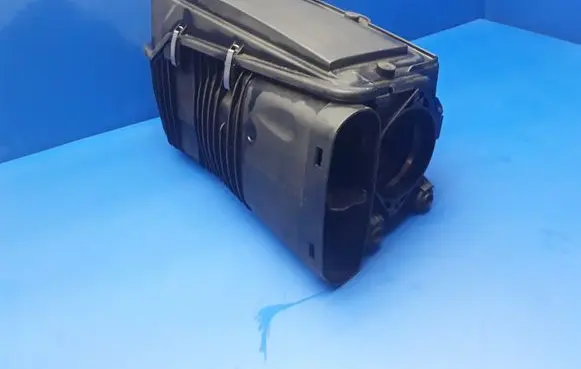 Mercedes-Benz C W204 Air filter box A6460902001