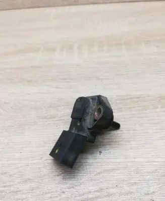 Audi A4 S4 B5 8D Air pressure sensor 038906051 0261002177