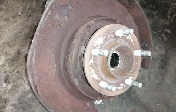 Chevrolet Captiva Rear wheel hub 21000400