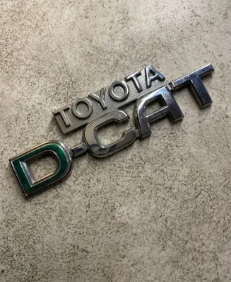 Toyota RAV 4 (XA30) Fender model badge letters 