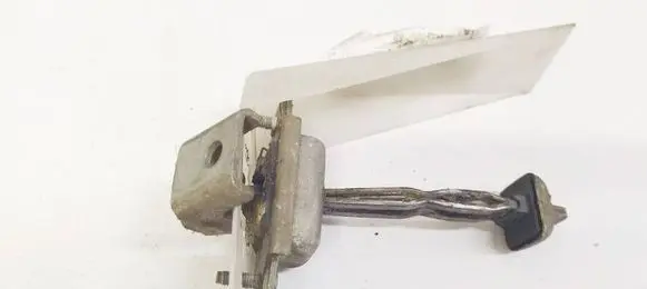 Ford Mondeo MK II Rear door check strap stopper