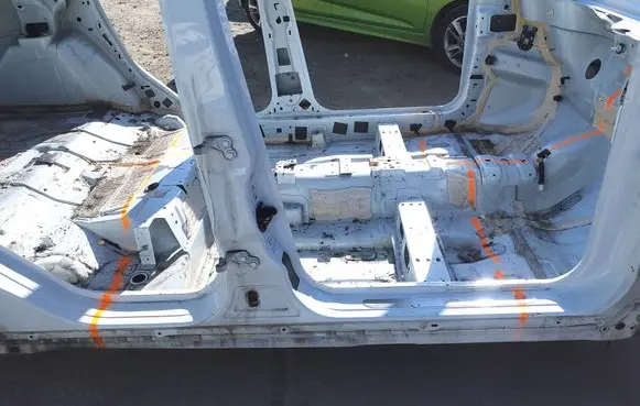 Ford Kuga I Pillar (middle) 