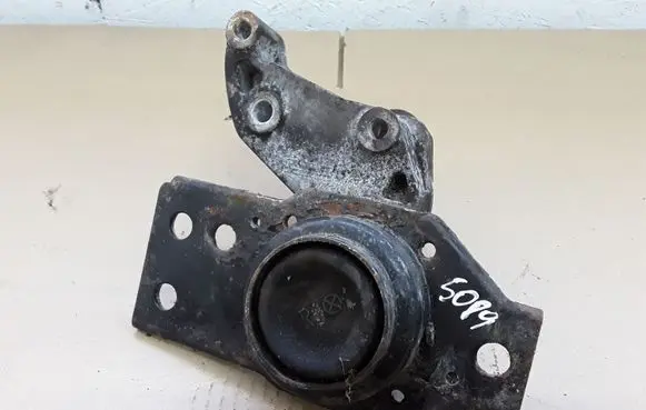 Chevrolet Cruze Engine mount bracket NOCODE