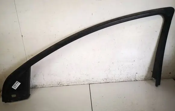 Audi A4 S4 B5 8D Front door glass trim molding 4L0867610