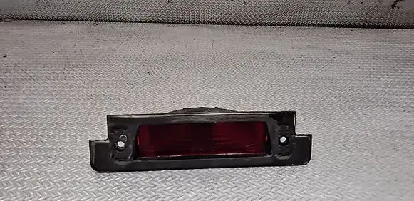 Land Rover Discovery Third/center stoplight