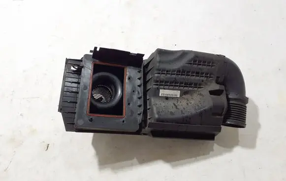 Volvo C70 Air filter box 30677533