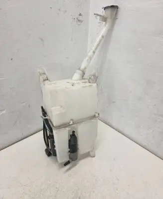 Nissan X-Trail T32 Windshield washer fluid reservoir/tank 