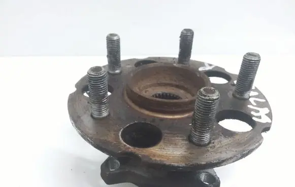 Honda CR-V Rear wheel hub
