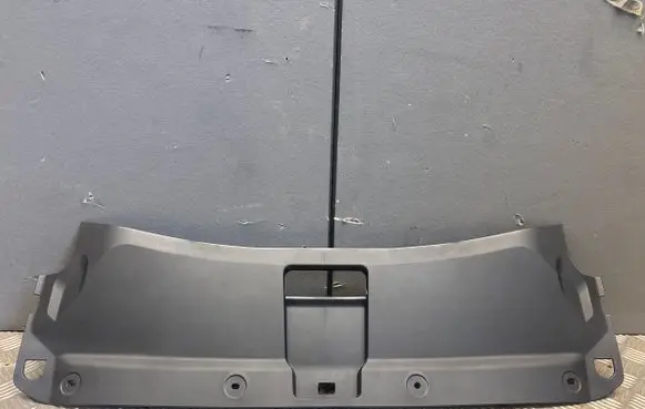 Audi Q3 8U Radiator trim 8U0807081B