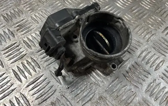 Volkswagen Caddy Throttle valve 03G128063M 1505090552 A2C53324665