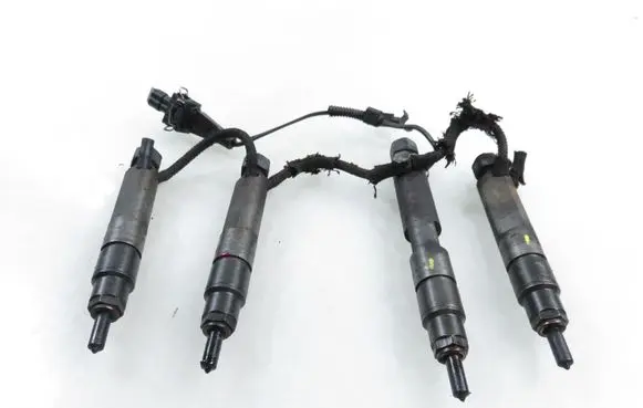 Skoda Octavia Mk1 (1U) Fuel injectors set 038130201G 038130201F