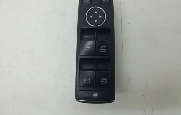 Mercedes-Benz C W204 Electric window control switch A2048703458